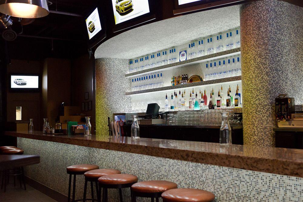 Coliseum Inn Edmonton Exterior foto